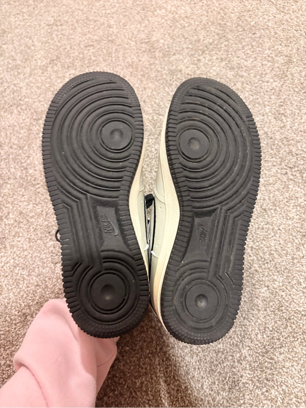 Nike Air Force 1 - Picture 4 of 5